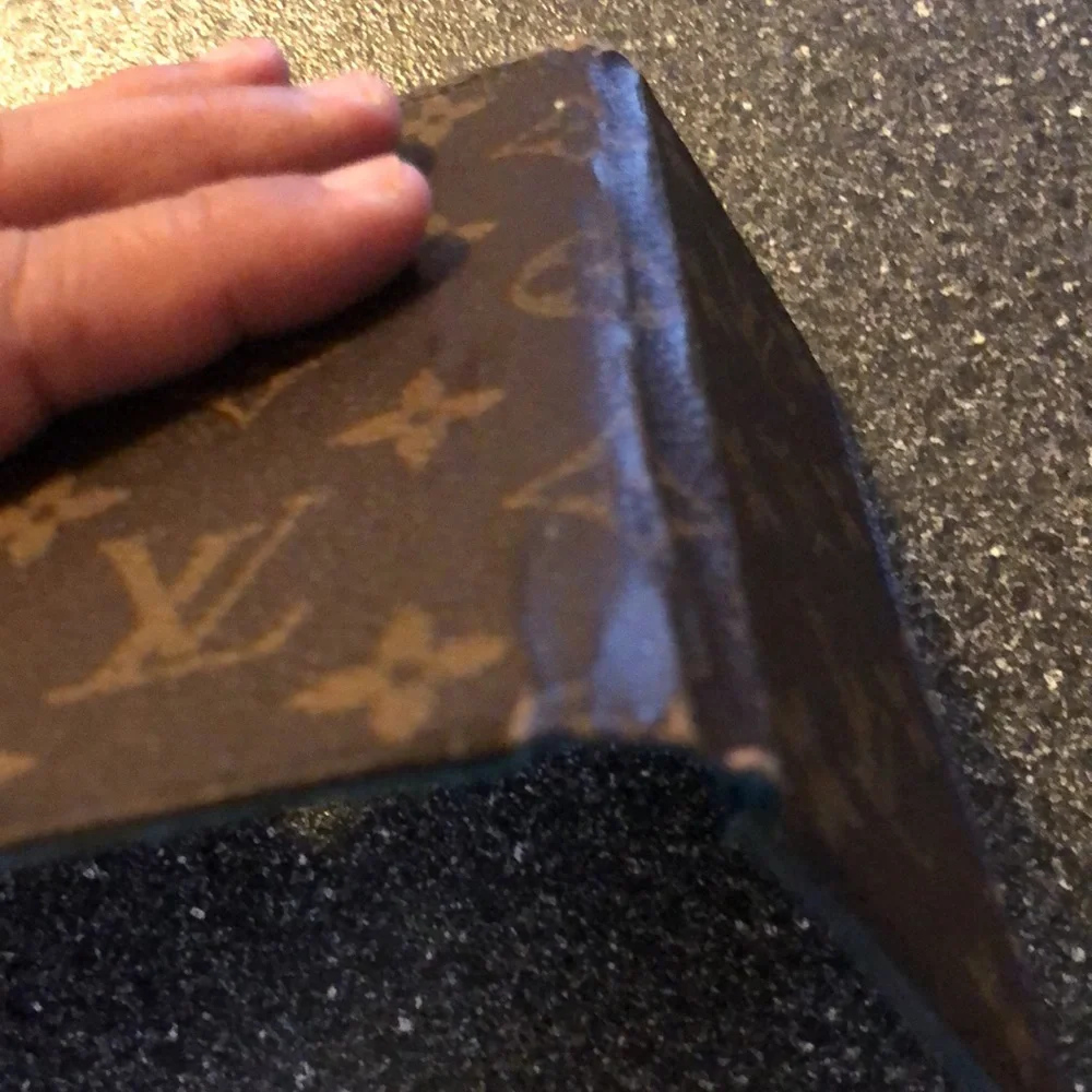 Louis Vuitton reposhing this